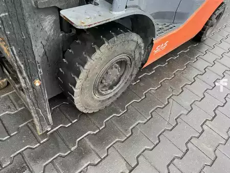 Empilhador a gás 2017  Toyota 8FGF15F (9)
