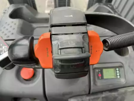 Beállós targonca 2019  Linde D14SP (8)
