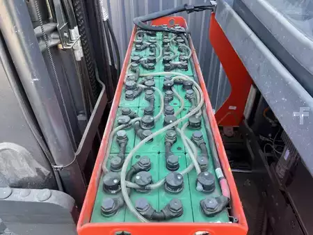 Chariots à mât rétractable 2016  Linde R12B-01 (8)