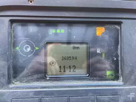 Chariots à mât rétractable 2016  Linde R12B-01 (9)