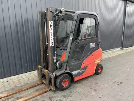 Wózki gazowe 2018  Linde H18T-01 (1)