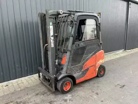 Wózki gazowe 2019  Linde H18T-01 (1)