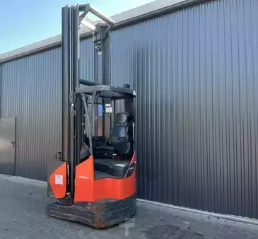 Schubmaststapler 2020  Linde R14X-03 (3)