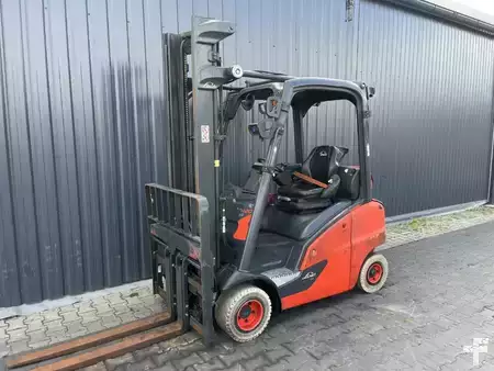 Wózki gazowe 2019  Linde H20T-01 (1)