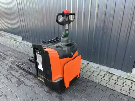 Electric Pallet Trucks 2016  BT LPE200 (3)