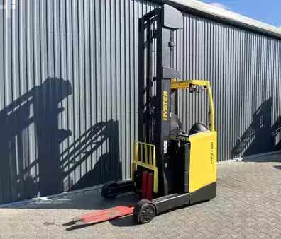 Chariots à mât rétractable 2019  Hyster R1.4 (1)