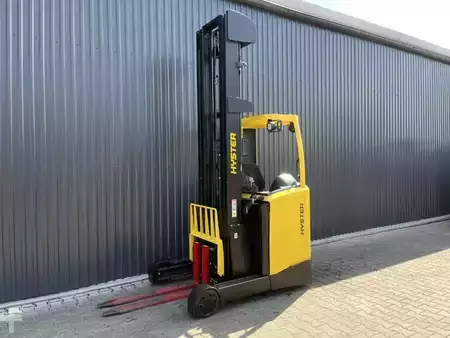 Chariots à mât rétractable 2019  Hyster R1.4 (1)