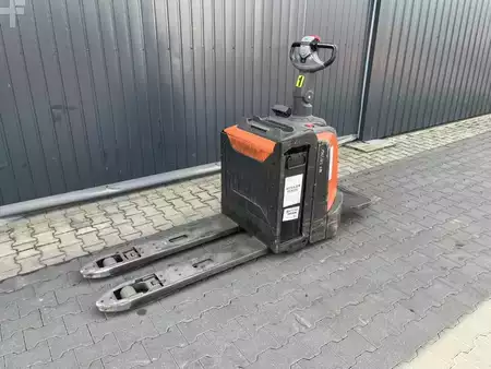 Transpalettes électriques 2018  BT LPE200 (1)