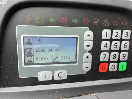 Reach Trucks 2021  BT RRE140H (6)