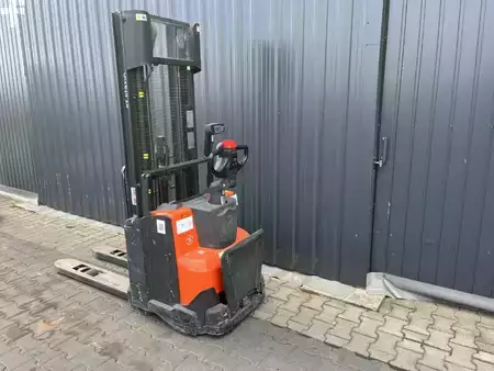 Gerbeurs à conducteur porté debout 2020  BT SWE120L (3)