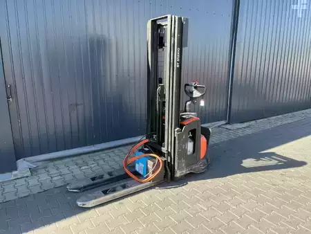 Pallet Stackers 2019  BT SWE140 (1)