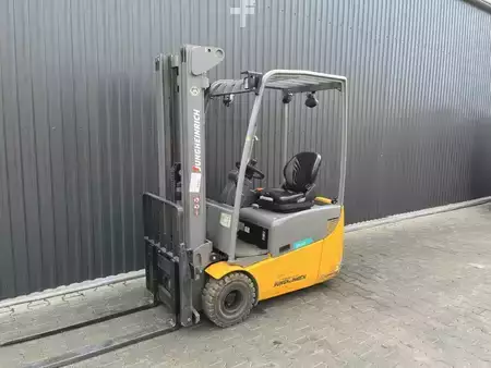 Eléctrica de 3 ruedas 2021  Jungheinrich EFG115 (1)
