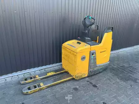 Transpalettes électriques 2018  Jungheinrich ERE120 (1)