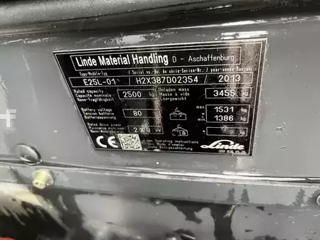 Chariots électriques à 4 roues 2013  Linde E25L-01 (4)