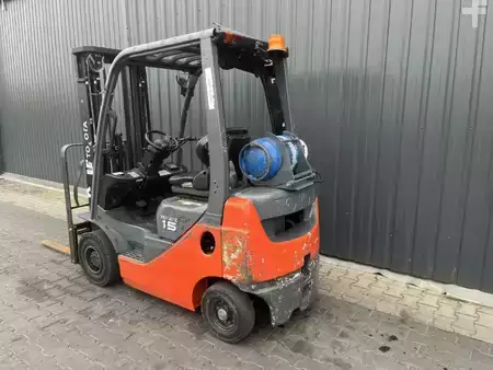Gázüzemű targoncák 2019  Toyota 8FGF15 (3)