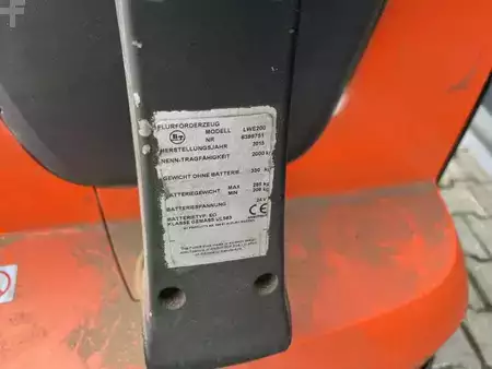 Porta-paletes elétrico 2015  BT LWE200 (4)