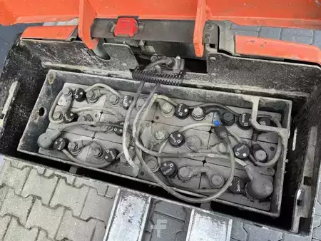 Porta-paletes elétrico 2015  BT LWE200 (5)