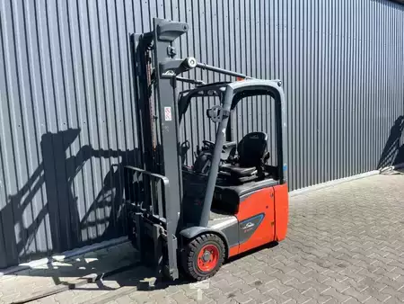 Eléctrica de 3 ruedas 2023  Linde E12-02 (1)