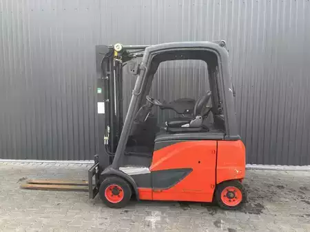 Elektromos 4 kerekű 2014  Linde E20PH-02 (2)