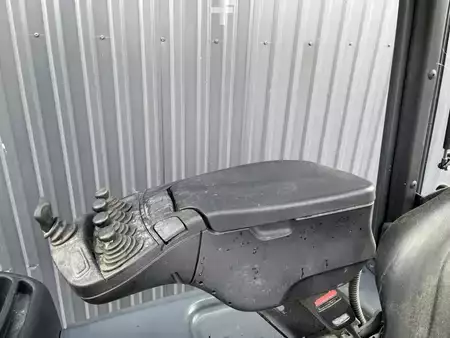 Elektromos 4 kerekű 2014  Linde E20PH-02 (9)