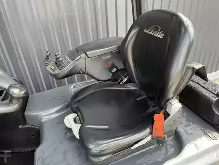Chariots électriques à 3 roues 2014  Linde E16-02 (9)