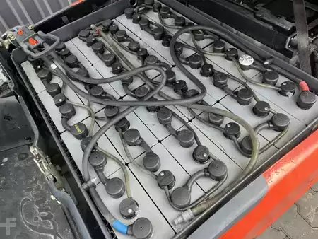 Chariots électriques à 3 roues 2015  Linde E16-02 (7)