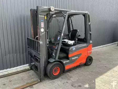 Chariots électriques à 4 roues 2016  Linde E25-01 (1)