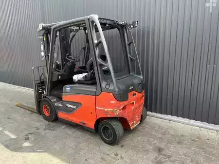 Chariots électriques à 4 roues 2016  Linde E25-01 (3)