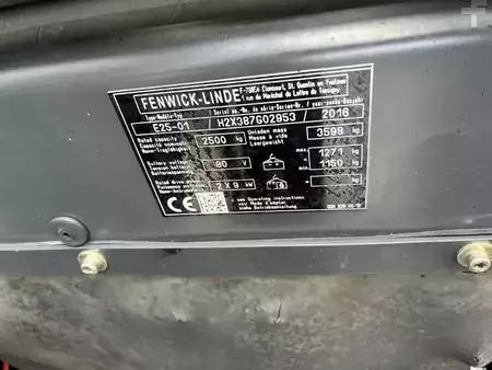 Chariots électriques à 4 roues 2016  Linde E25-01 (4)