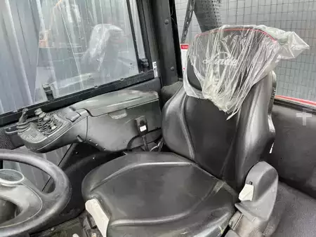 Chariots élévateurs diesel 2015  Linde H25D-02 (8)