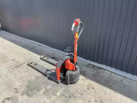 Electric Pallet Trucks 2019  Linde MT12 (3)