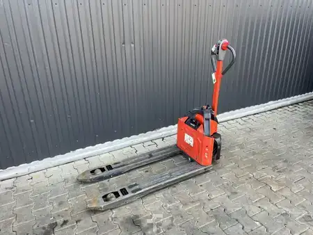 Electric Pallet Trucks 2019  Linde MT12 (1)