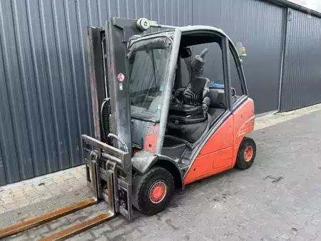 Gázüzemű targoncák 2005  Linde H25T (1)