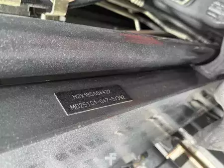 Gázüzemű targoncák 2005  Linde H25T (5)