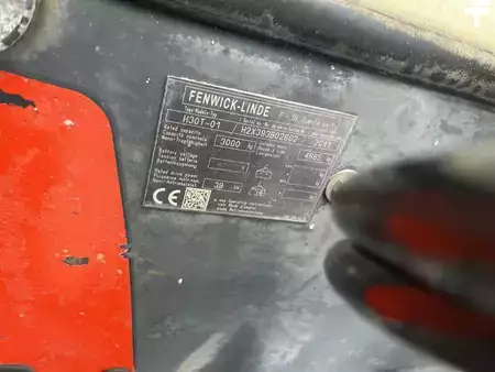 Gázüzemű targoncák 2011  Linde H30T-01 (4)