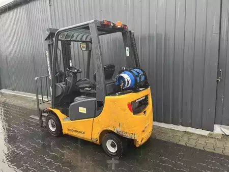 Treibgasstapler 2010  Jungheinrich TFG320 (3)