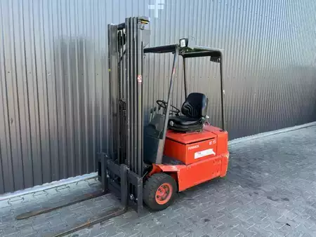 Elektromos 3 kerekű 1999  Linde E15 (1)