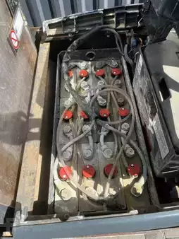 Stackers Stand-on 2022  Linde D10FP (6)