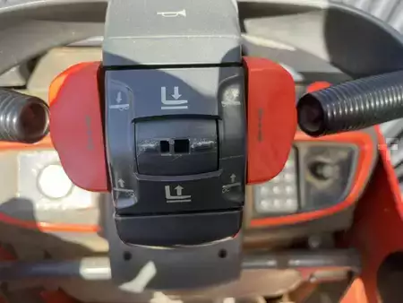 Stackers Stand-on 2022  Linde D10FP (8)