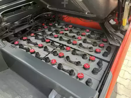 Chariots électriques à 4 roues 2022  Linde E30-01 (8)