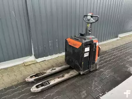 Porta-paletes elétrico 2019  BT LPE200 (1)