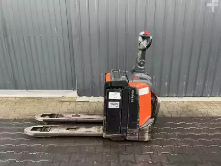 Porta-paletes elétrico 2019  BT LPE200 (2)