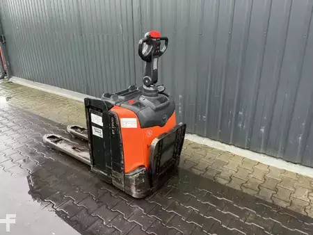 Porta-paletes elétrico 2019  BT LPE200 (3)
