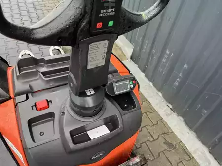 Porta-paletes elétrico 2019  BT LPE200 (7)
