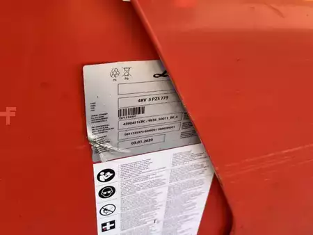 Carretilla retráctil 2020  Linde R20HD-01 (8)