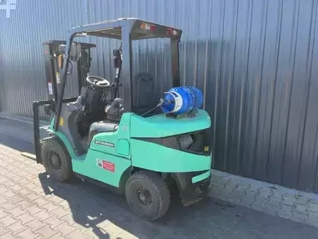 Gázüzemű targoncák 2007  Mitsubishi FG25NT (3)