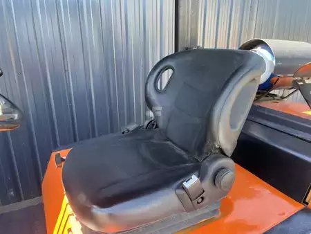LPG heftrucks 2005  Nissan F04G35T (7)