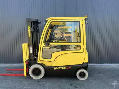 Sähkö - 4 pyör 2020  Hyster J2.5XN (2)