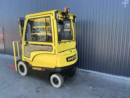 Sähkö - 4 pyör 2020  Hyster J2.5XN (3)