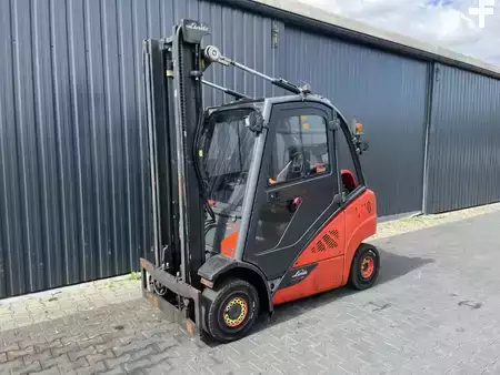 Wózki gazowe 2018  Linde H25T-02 (1)